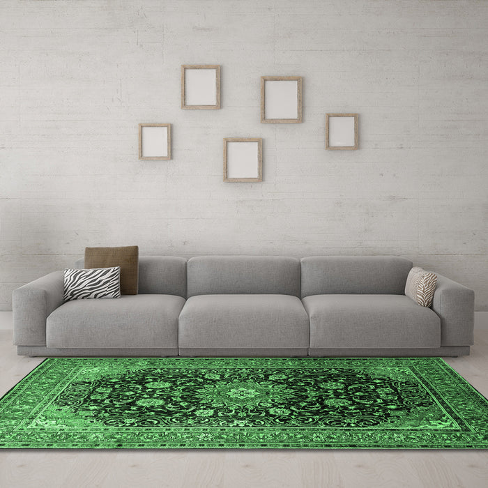 Machine Washable Medallion Emerald Green Traditional Area Rugs in a Living Room,, wshtr250emgrn
