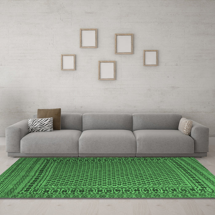 Machine Washable Persian Emerald Green Traditional Area Rugs in a Living Room,, wshtr2511emgrn