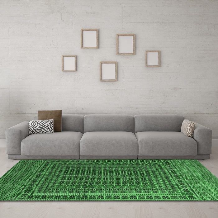 Machine Washable Persian Emerald Green Traditional Area Rugs in a Living Room,, wshtr2512emgrn