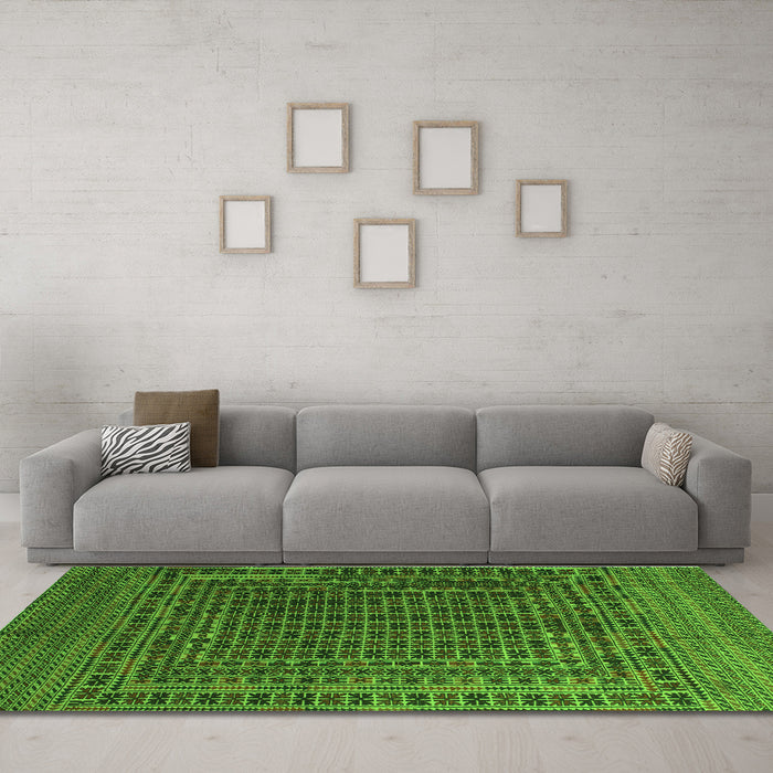 Machine Washable Persian Green Traditional Area Rugs in a Living Room,, wshtr2512grn