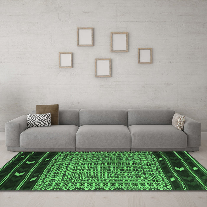 Machine Washable Southwestern Emerald Green Country Area Rugs in a Living Room,, wshtr2518emgrn