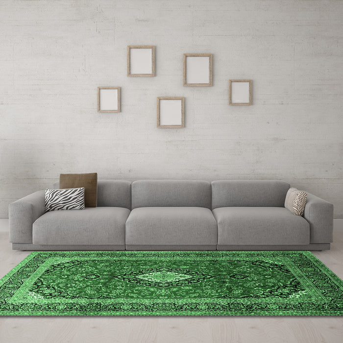 Machine Washable Medallion Emerald Green Traditional Area Rugs in a Living Room,, wshtr251emgrn