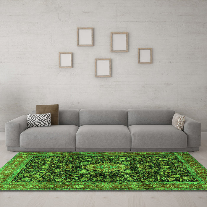 Machine Washable Medallion Green Traditional Area Rugs in a Living Room,, wshtr2522grn