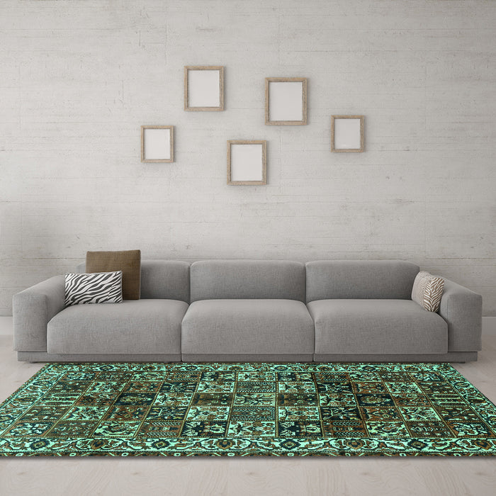 Machine Washable Persian Turquoise Traditional Area Rugs in a Living Room,, wshtr2523turq