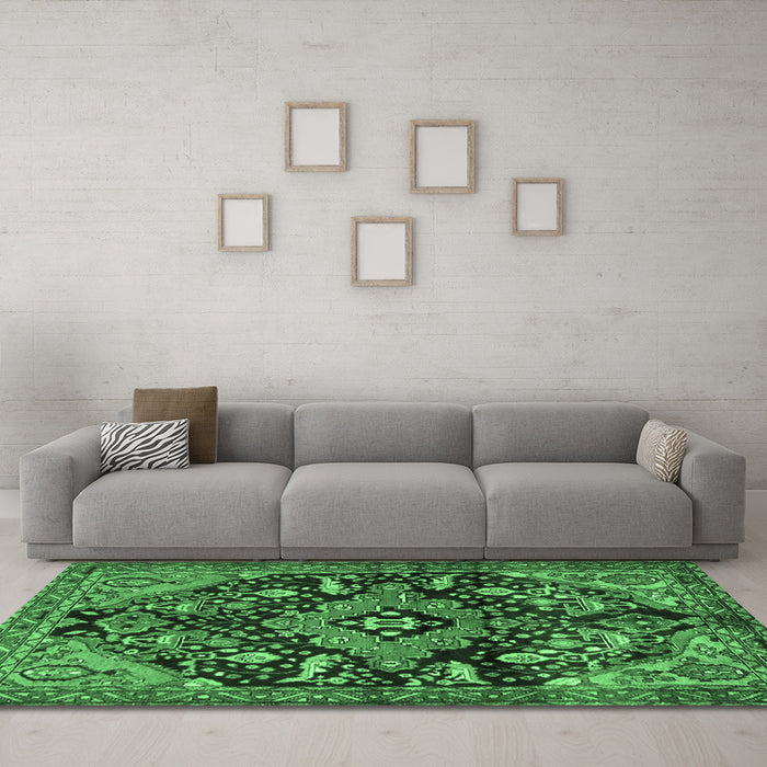 Machine Washable Persian Emerald Green Traditional Area Rugs in a Living Room,, wshtr2524emgrn
