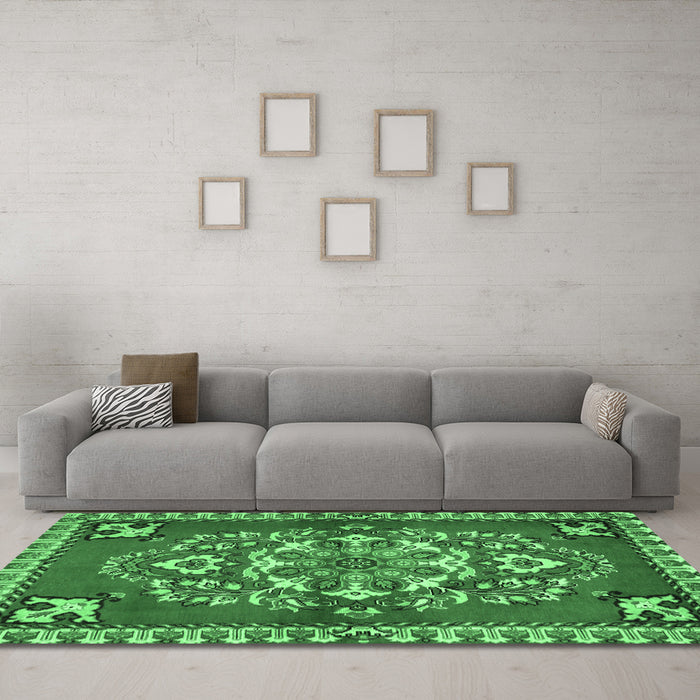 Machine Washable Persian Emerald Green Traditional Area Rugs in a Living Room,, wshtr2525emgrn