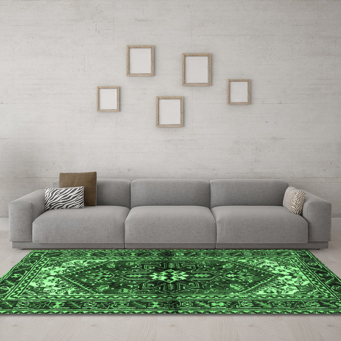 Machine Washable Persian Emerald Green Traditional Area Rugs in a Living Room,, wshtr2526emgrn