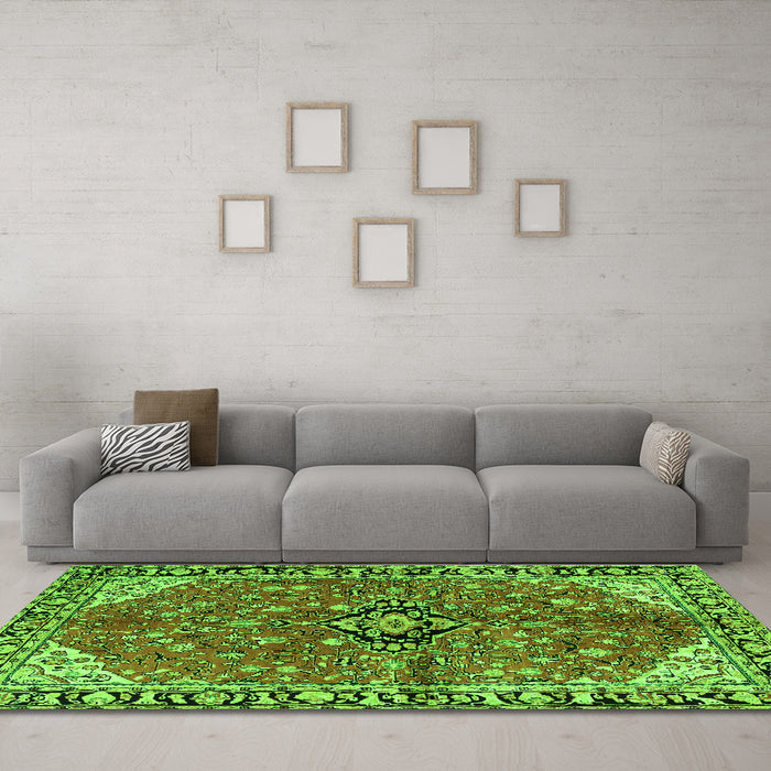 Machine Washable Medallion Green Traditional Area Rugs in a Living Room,, wshtr2529grn