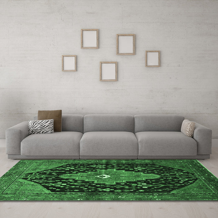 Machine Washable Medallion Emerald Green Traditional Area Rugs in a Living Room,, wshtr252emgrn