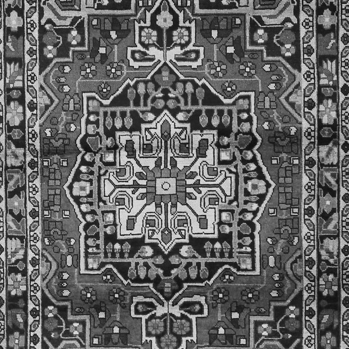 Serging Thickness of Machine Washable Persian Gray Traditional Rug, wshtr2530gry