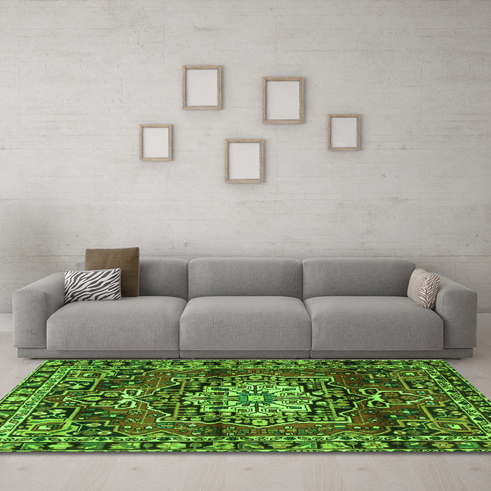 Machine Washable Persian Green Traditional Area Rugs in a Living Room,, wshtr2530grn