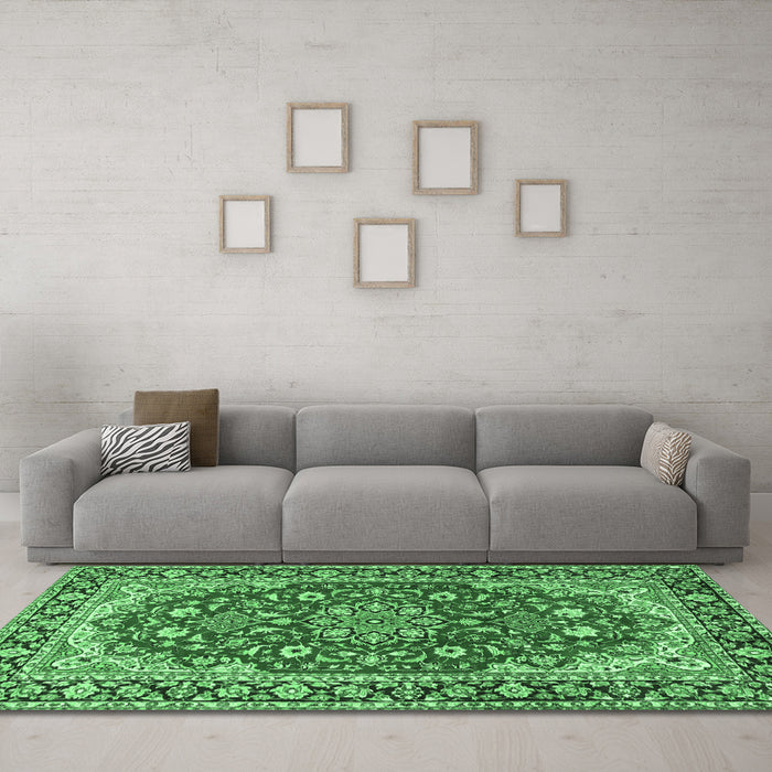 Machine Washable Medallion Emerald Green Traditional Area Rugs in a Living Room,, wshtr2535emgrn