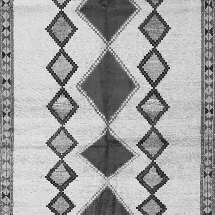 Serging Thickness of Machine Washable Southwestern Gray Country Rug, wshtr2536gry