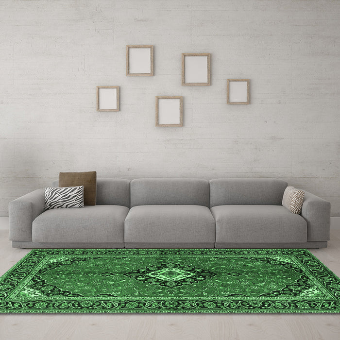 Machine Washable Persian Emerald Green Traditional Area Rugs in a Living Room,, wshtr2537emgrn