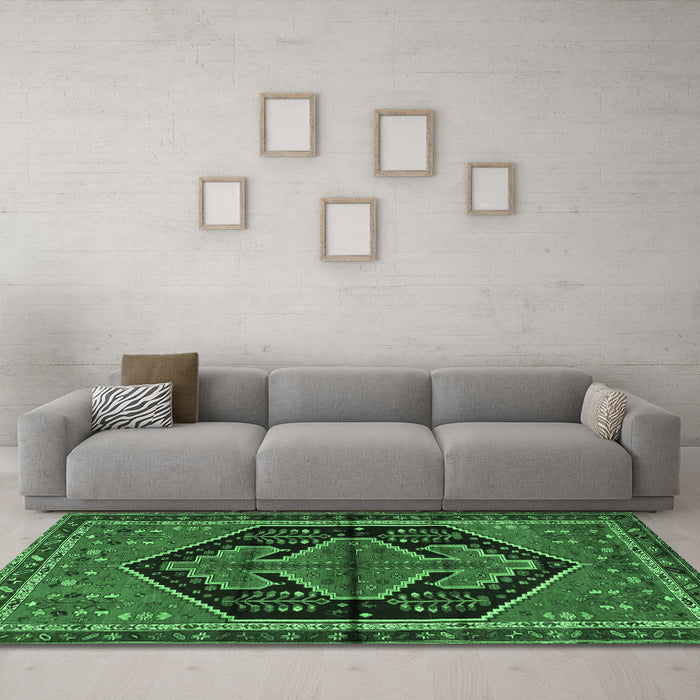 Machine Washable Persian Emerald Green Traditional Area Rugs in a Living Room,, wshtr2538emgrn