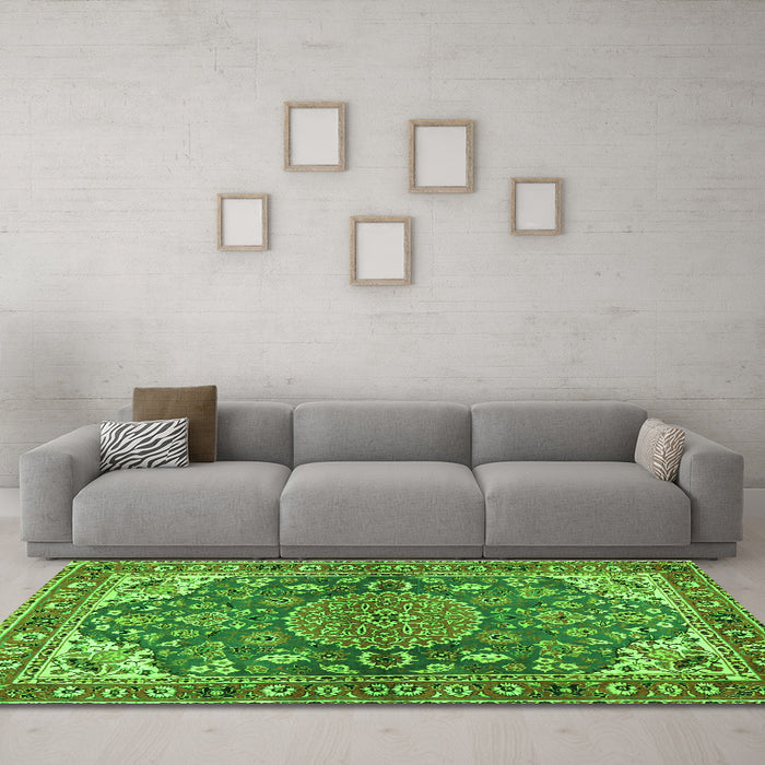 Machine Washable Persian Green Traditional Area Rugs in a Living Room,, wshtr2539grn