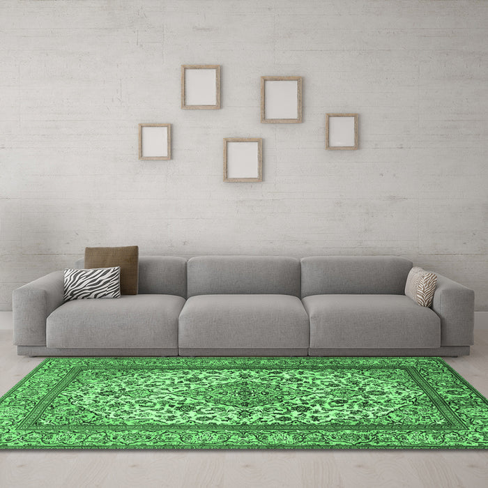 Machine Washable Medallion Emerald Green Traditional Area Rugs in a Living Room,, wshtr2548emgrn