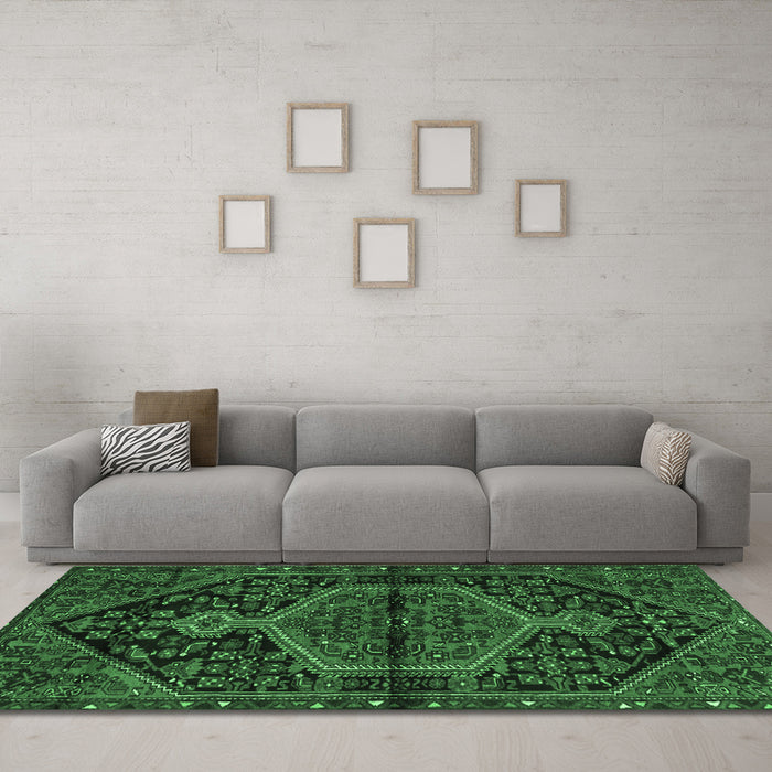 Machine Washable Medallion Emerald Green Traditional Area Rugs in a Living Room,, wshtr2549emgrn