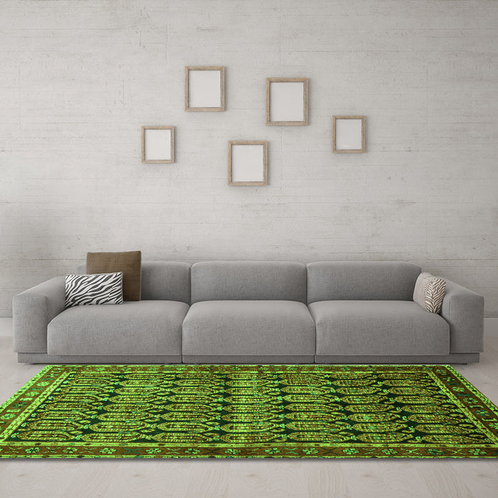 Machine Washable Persian Green Traditional Area Rugs in a Living Room,, wshtr254grn