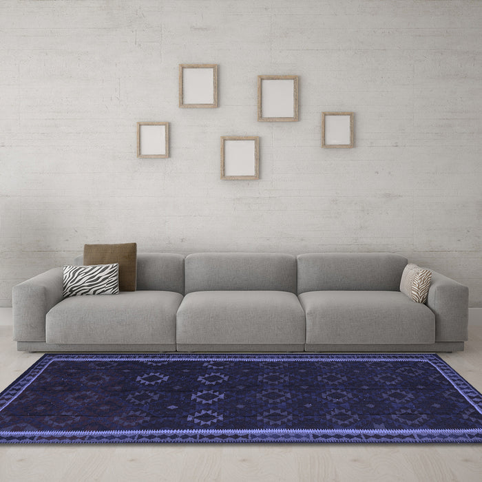 Machine Washable Persian Blue Traditional Rug in a Living Room, wshtr2551blu