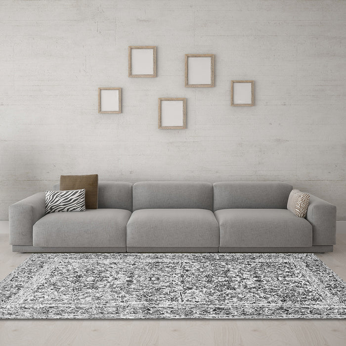 Machine Washable Persian Gray Traditional Rug in a Living Room,, wshtr2552gry