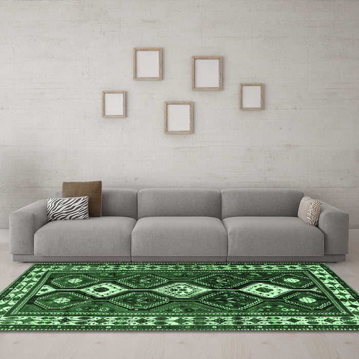 Machine Washable Persian Emerald Green Traditional Area Rugs in a Living Room,, wshtr2555emgrn
