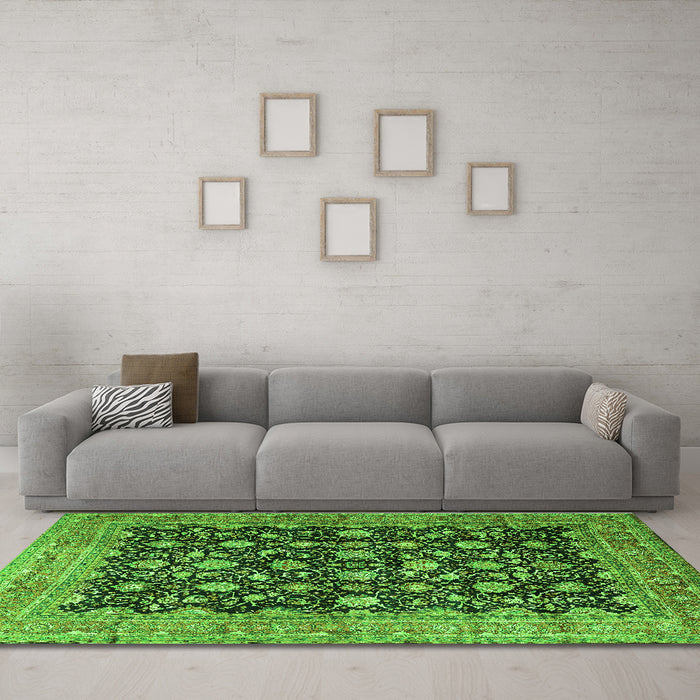 Machine Washable Persian Green Traditional Area Rugs in a Living Room,, wshtr2556grn