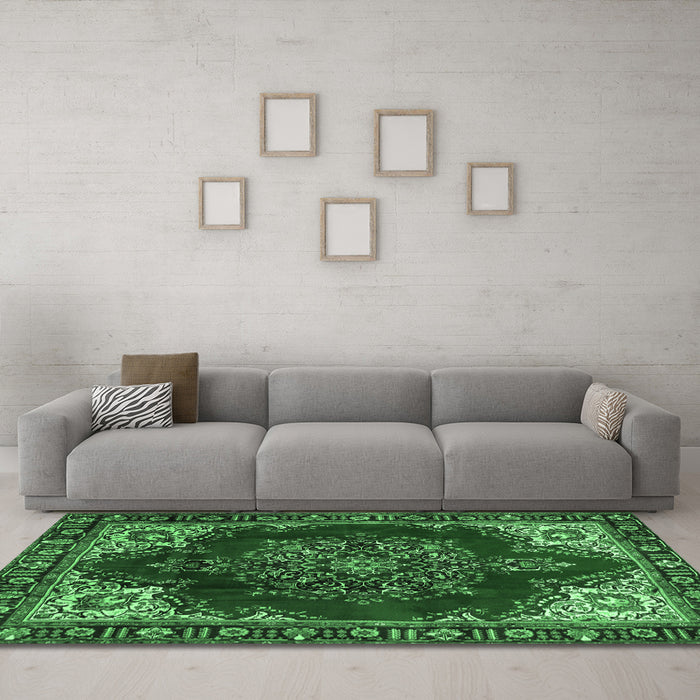 Machine Washable Medallion Emerald Green Traditional Area Rugs in a Living Room,, wshtr2557emgrn