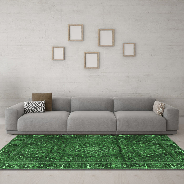 Machine Washable Persian Emerald Green Traditional Area Rugs in a Living Room,, wshtr2559emgrn