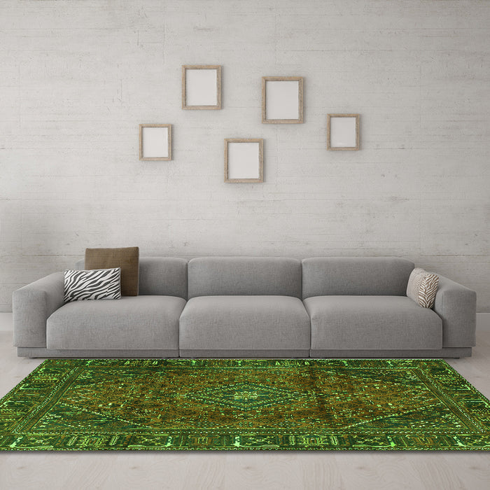 Machine Washable Persian Green Traditional Area Rugs in a Living Room,, wshtr2559grn
