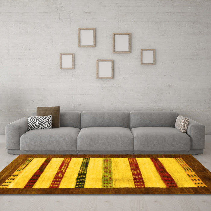 Machine Washable Persian Yellow Traditional Rug in a Living Room, wshtr255yw