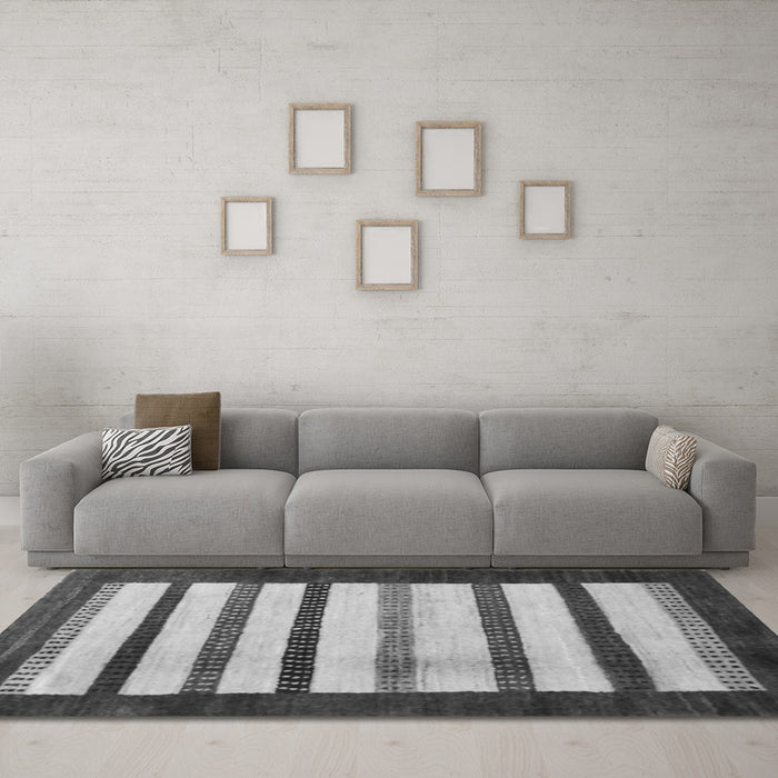 Machine Washable Persian Gray Traditional Rug in a Living Room,, wshtr255gry