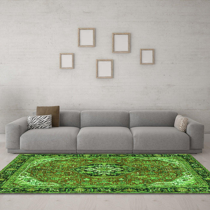 Machine Washable Medallion Green Traditional Area Rugs in a Living Room,, wshtr2560grn