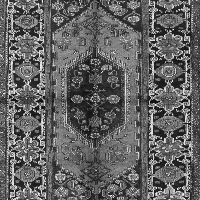 Serging Thickness of Machine Washable Persian Gray Traditional Rug, wshtr2562gry