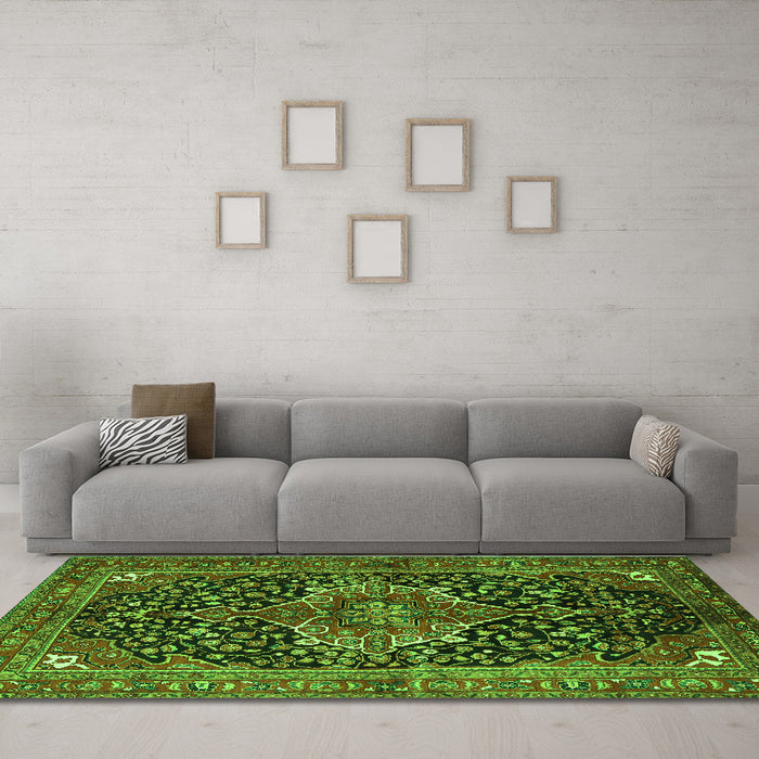 Machine Washable Medallion Green Traditional Area Rugs in a Living Room,, wshtr2563grn