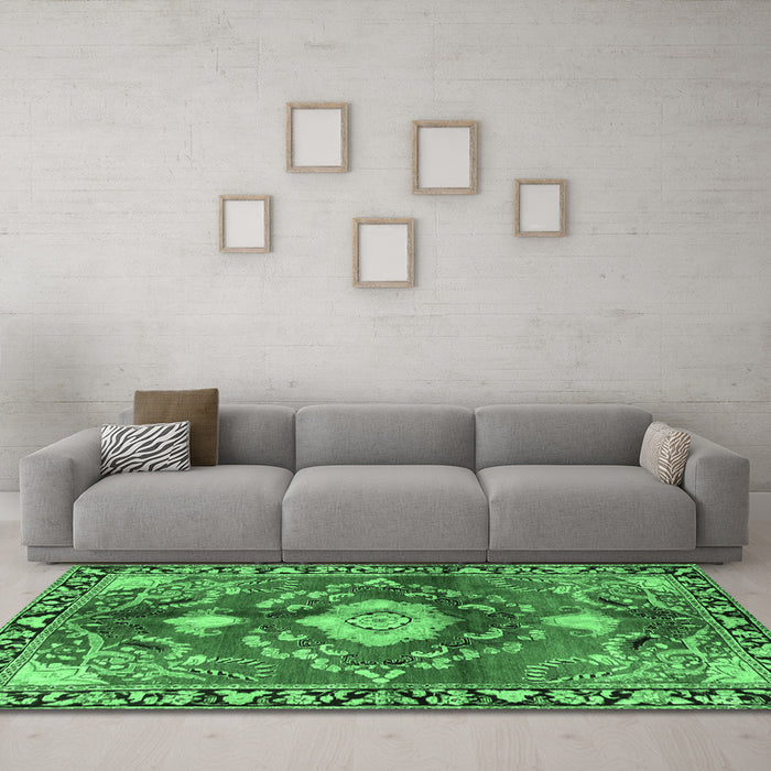 Machine Washable Persian Emerald Green Traditional Area Rugs in a Living Room,, wshtr2565emgrn