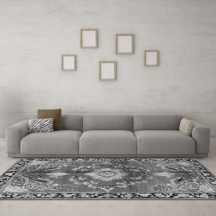 Machine Washable Persian Gray Traditional Rug in a Living Room,, wshtr2565gry