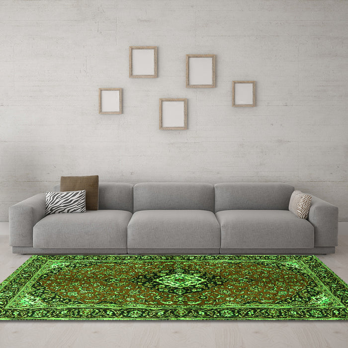 Machine Washable Persian Green Traditional Area Rugs in a Living Room,, wshtr2566grn