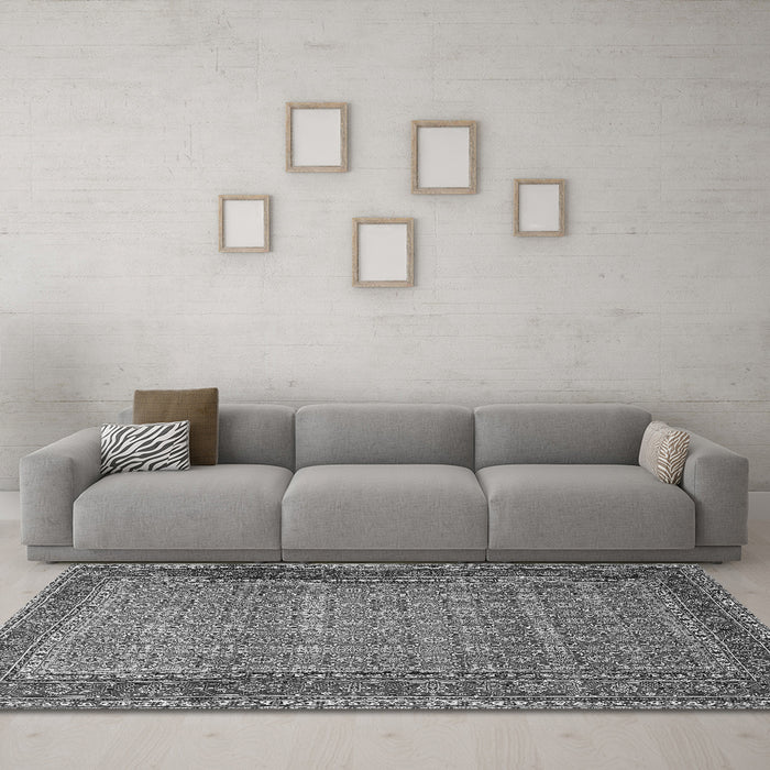Machine Washable Persian Gray Traditional Rug in a Living Room,, wshtr256gry
