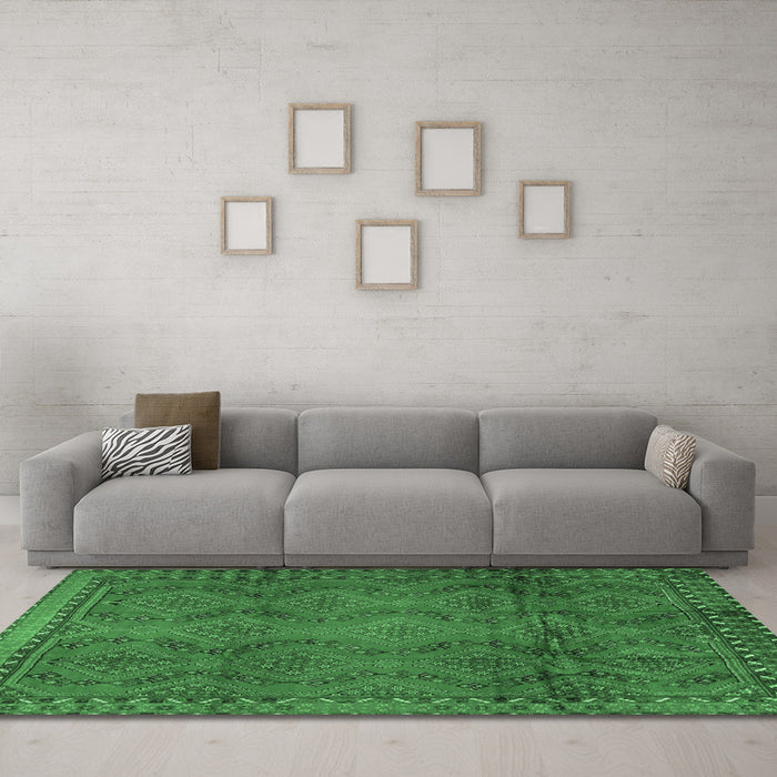 Machine Washable Persian Emerald Green Traditional Area Rugs in a Living Room,, wshtr2571emgrn