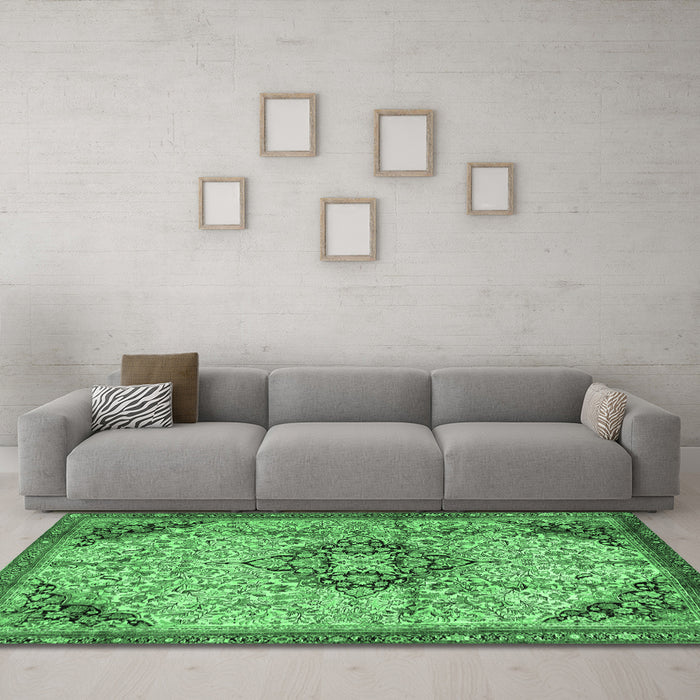 Machine Washable Medallion Emerald Green Traditional Area Rugs in a Living Room,, wshtr2574emgrn