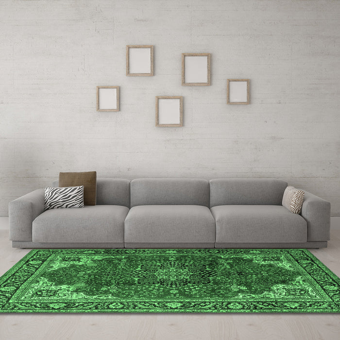 Machine Washable Medallion Emerald Green Traditional Area Rugs in a Living Room,, wshtr2575emgrn