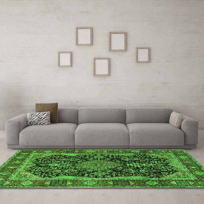 Machine Washable Persian Green Traditional Area Rugs in a Living Room,, wshtr2577grn