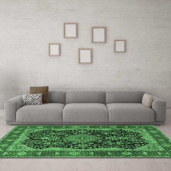 Machine Washable Persian Emerald Green Traditional Area Rugs in a Living Room,, wshtr2577emgrn