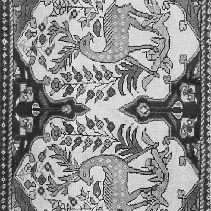 Serging Thickness of Machine Washable Persian Gray Traditional Rug, wshtr2579gry