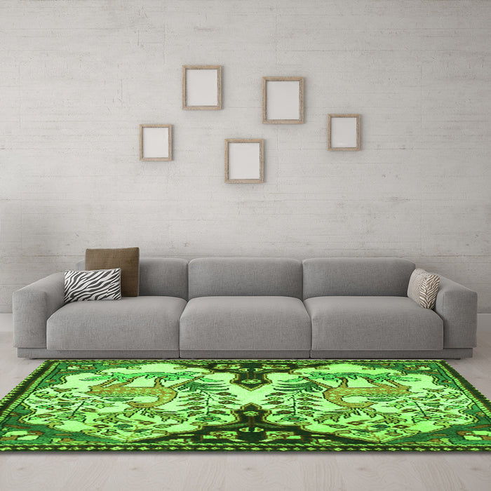 Machine Washable Persian Green Traditional Area Rugs in a Living Room,, wshtr2579grn