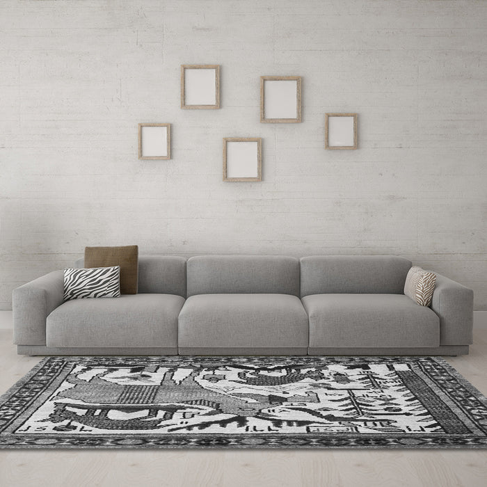 Machine Washable Animal Gray Traditional Rug in a Living Room,, wshtr2580gry