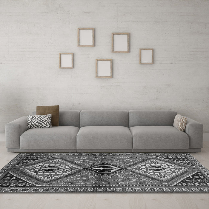 Machine Washable Persian Gray Traditional Rug in a Living Room,, wshtr2581gry