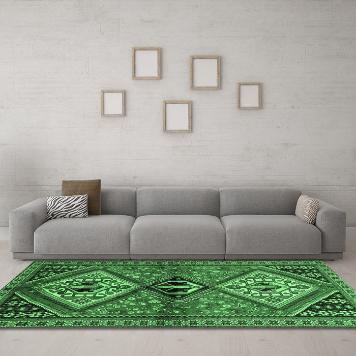 Machine Washable Persian Emerald Green Traditional Area Rugs in a Living Room,, wshtr2581emgrn