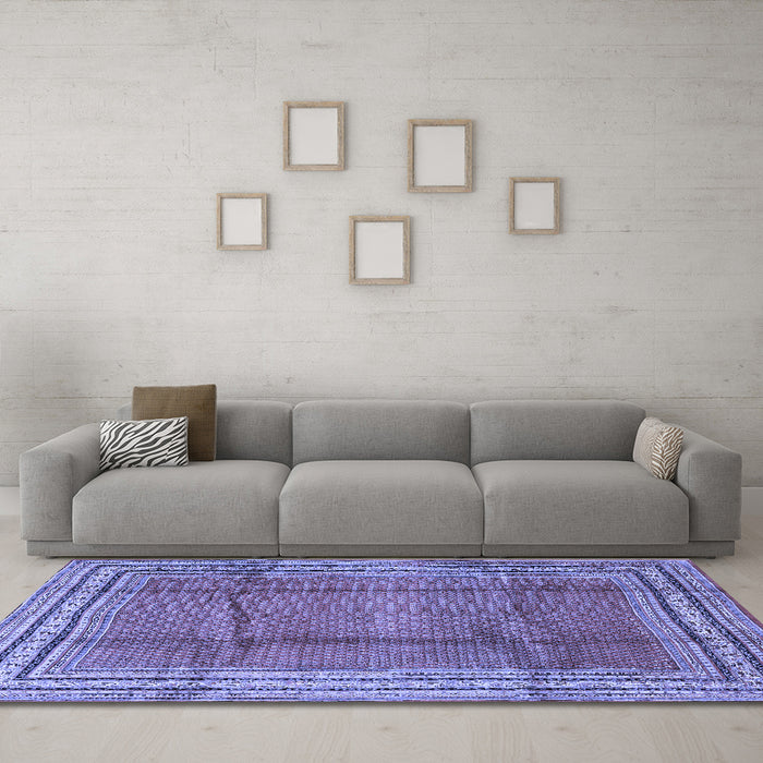Machine Washable Persian Blue Traditional Rug in a Living Room, wshtr2584blu